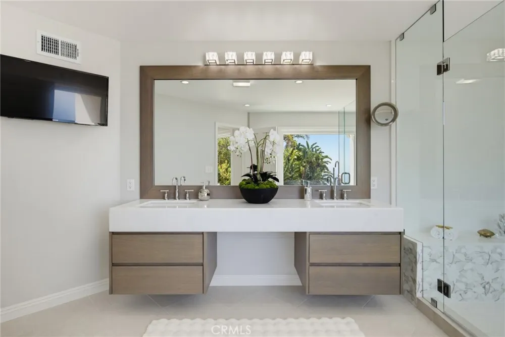 8 Burrell Lane Rancho Palos Verdes, CA 90275