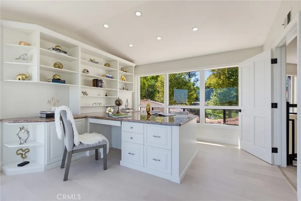 8 Burrell Lane Rancho Palos Verdes, CA 90275