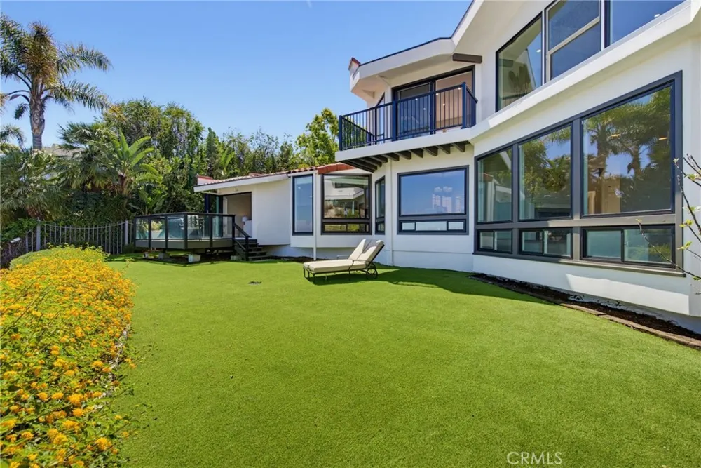 8 Burrell Lane Rancho Palos Verdes, CA 90275