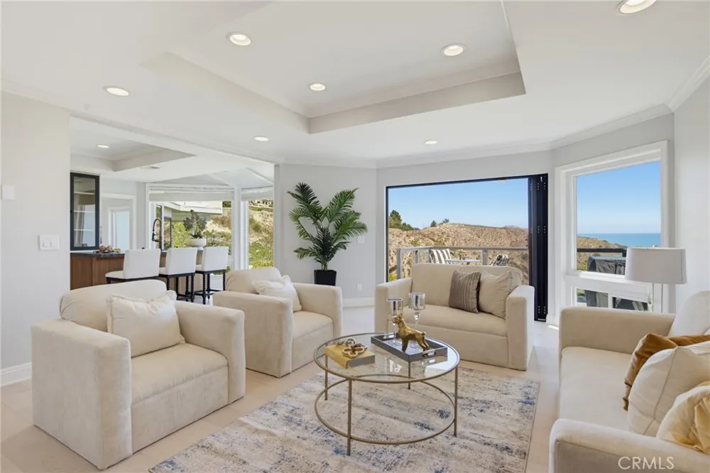 8 Burrell Lane Rancho Palos Verdes, CA 90275
