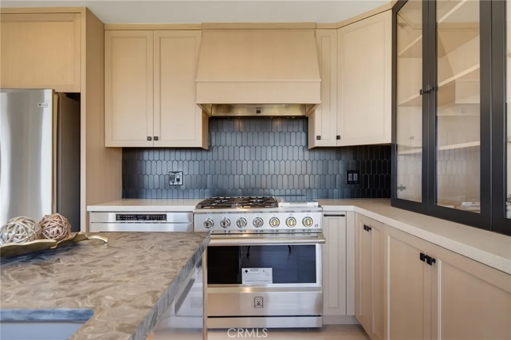 8 Burrell Lane Rancho Palos Verdes, CA 90275