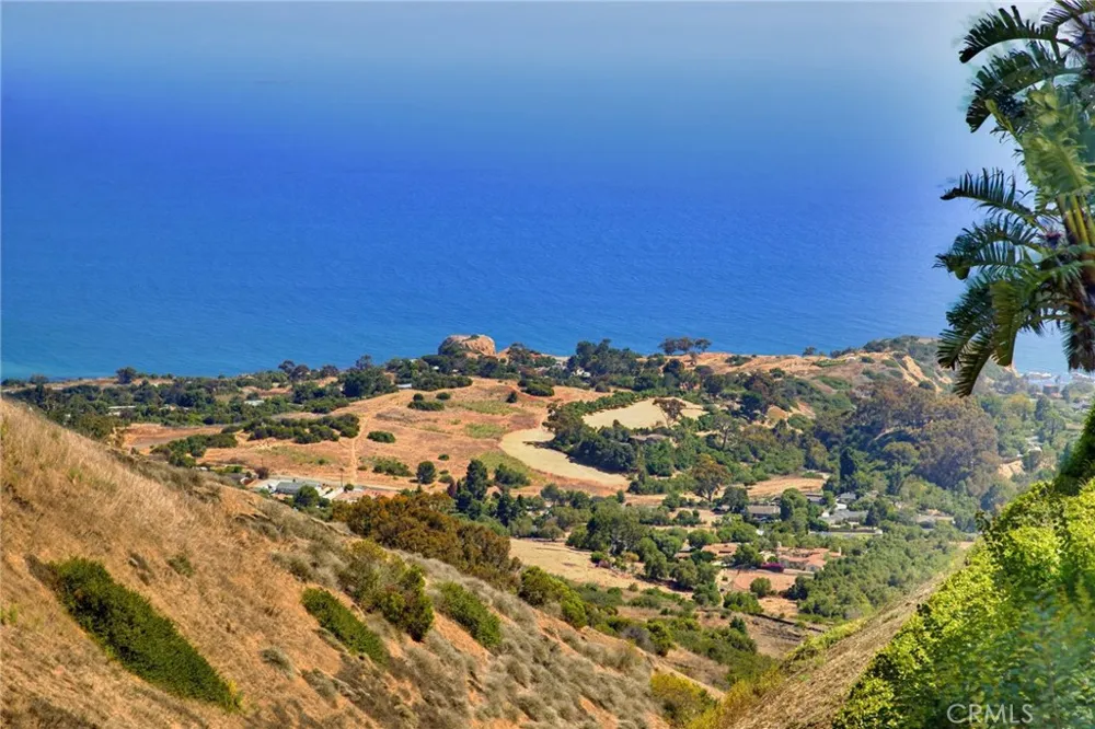 8 Burrell Lane Rancho Palos Verdes, CA 90275