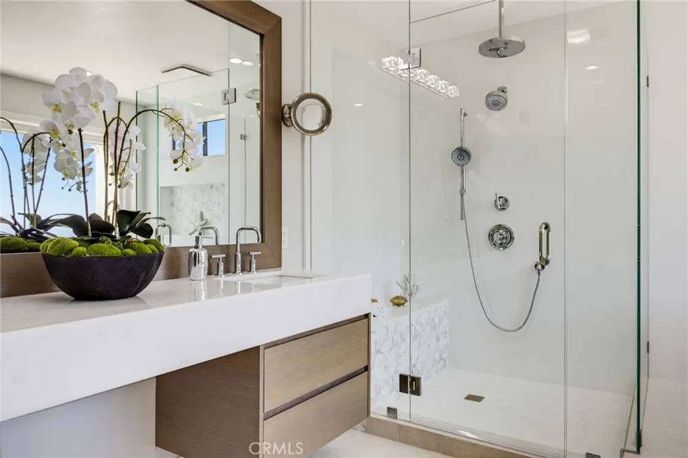 8 Burrell Lane Rancho Palos Verdes, CA 90275