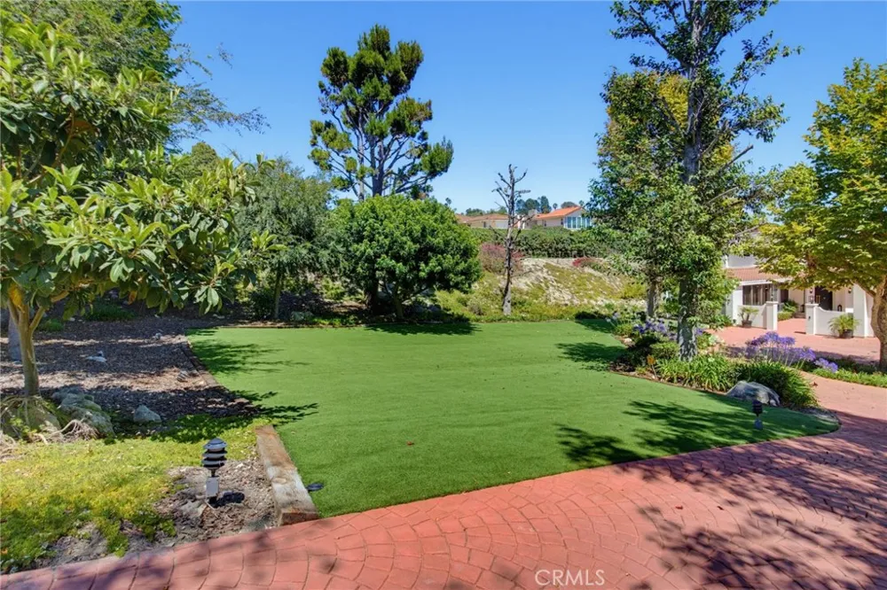 8 Burrell Lane Rancho Palos Verdes, CA 90275