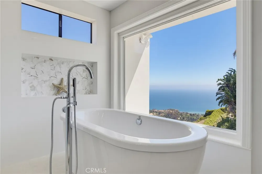 8 Burrell Lane Rancho Palos Verdes, CA 90275