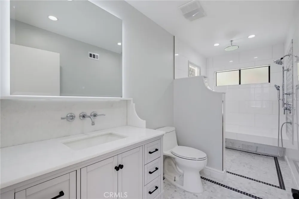 8 Burrell Lane Rancho Palos Verdes, CA 90275