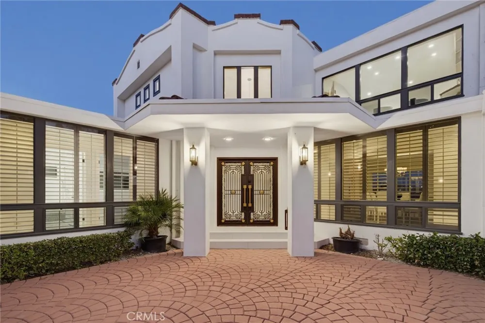 8 Burrell Lane Rancho Palos Verdes, CA 90275