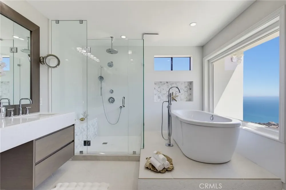 8 Burrell Lane Rancho Palos Verdes, CA 90275