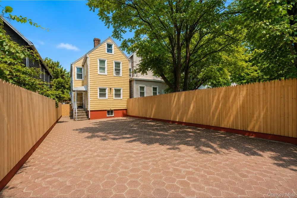 34 Simonson Place Staten Island, NY 10302