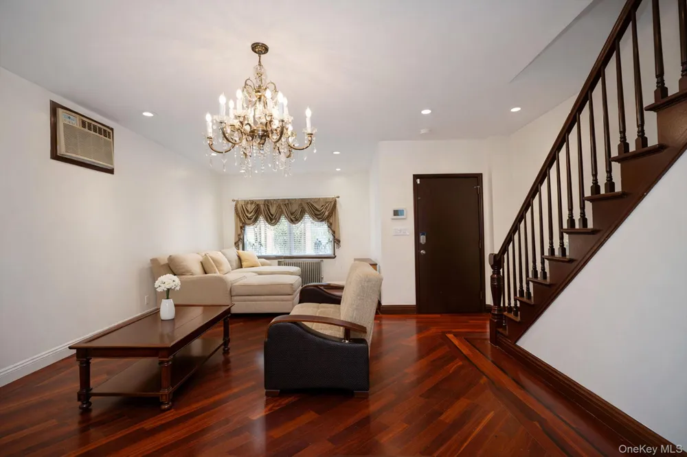34 Simonson Place Staten Island, NY 10302