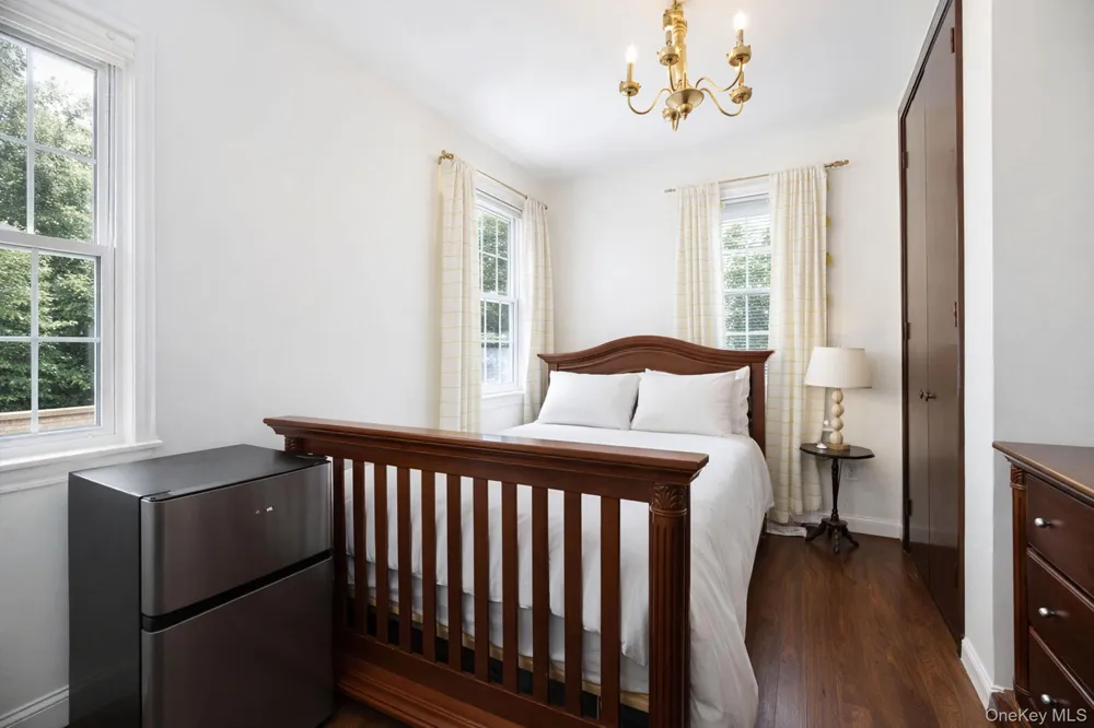 34 Simonson Place Staten Island, NY 10302