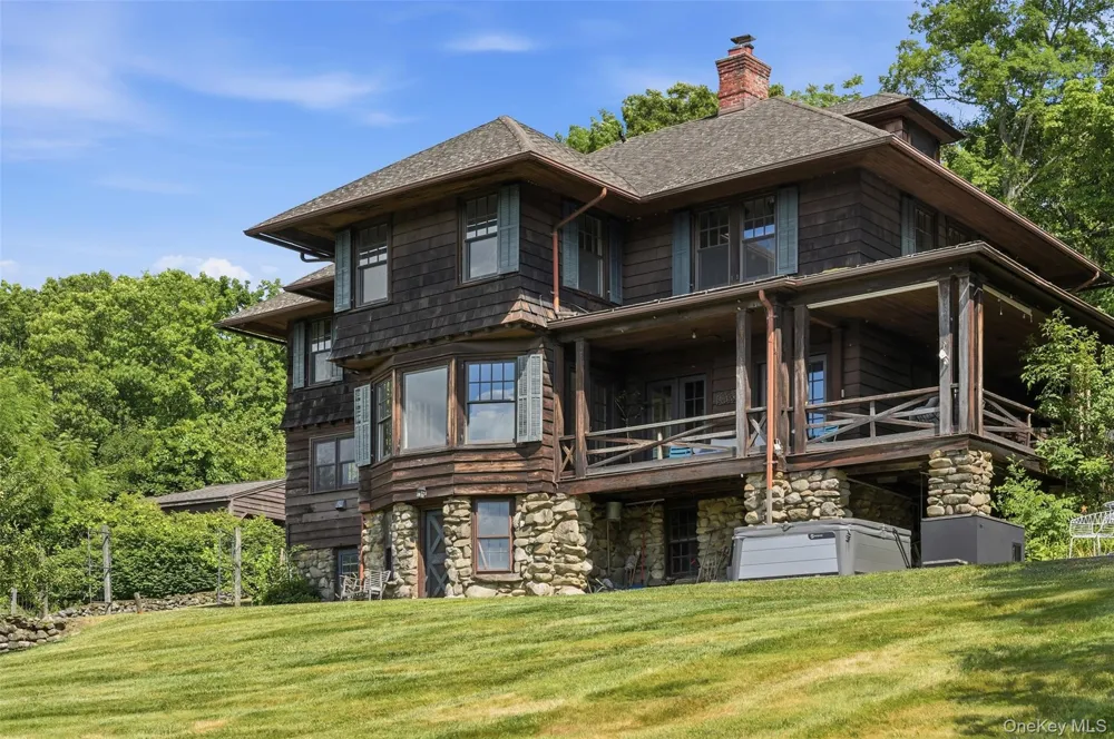 37 Ridge Road Cornwall, NY 12518