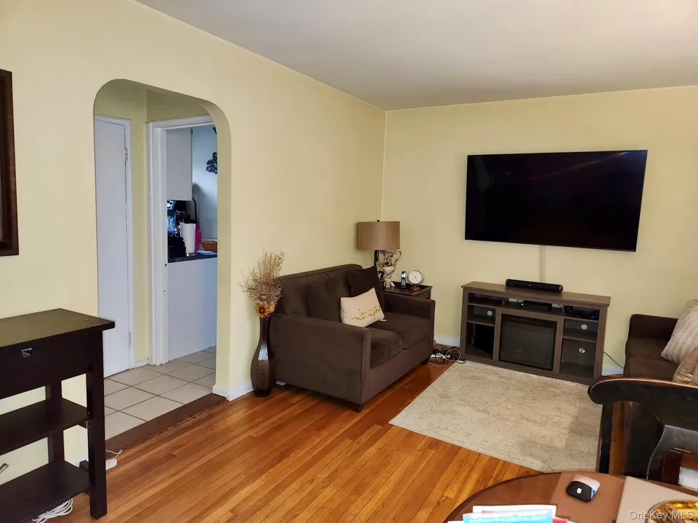 260-40 Langston Avenue #A Glen Oaks, NY 11004