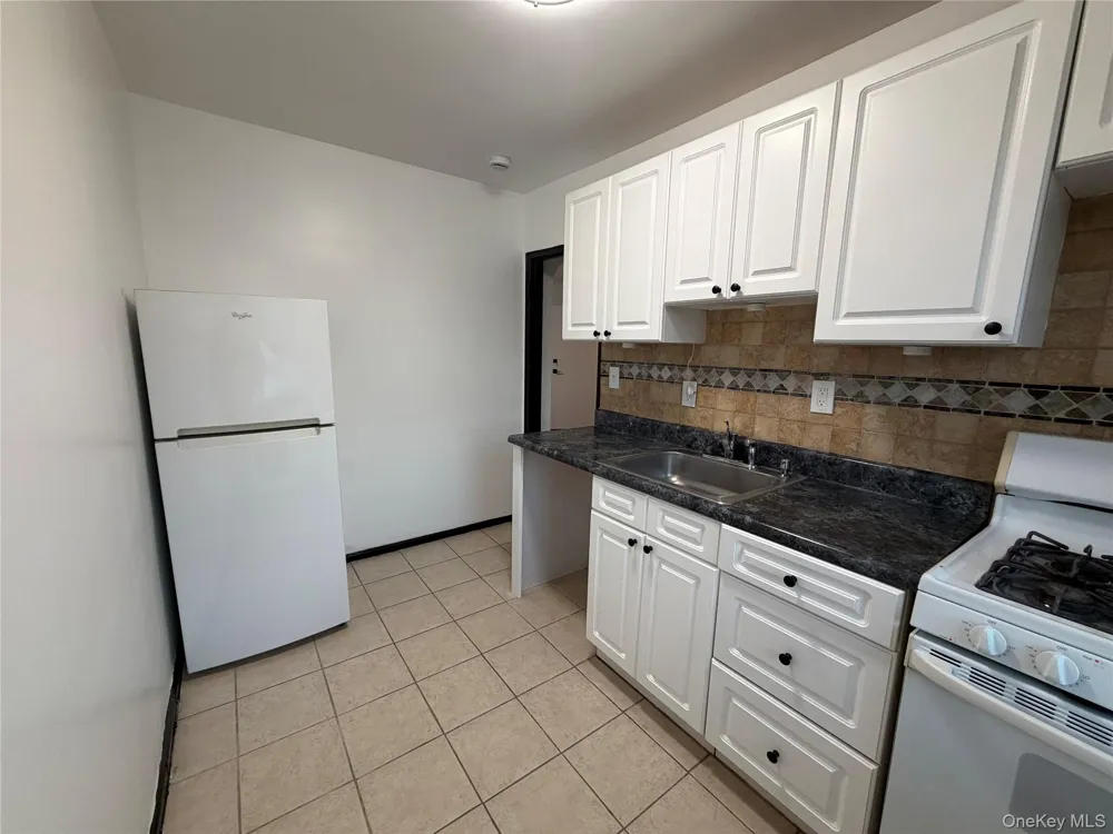 260-40 Langston Avenue #A Glen Oaks, NY 11004