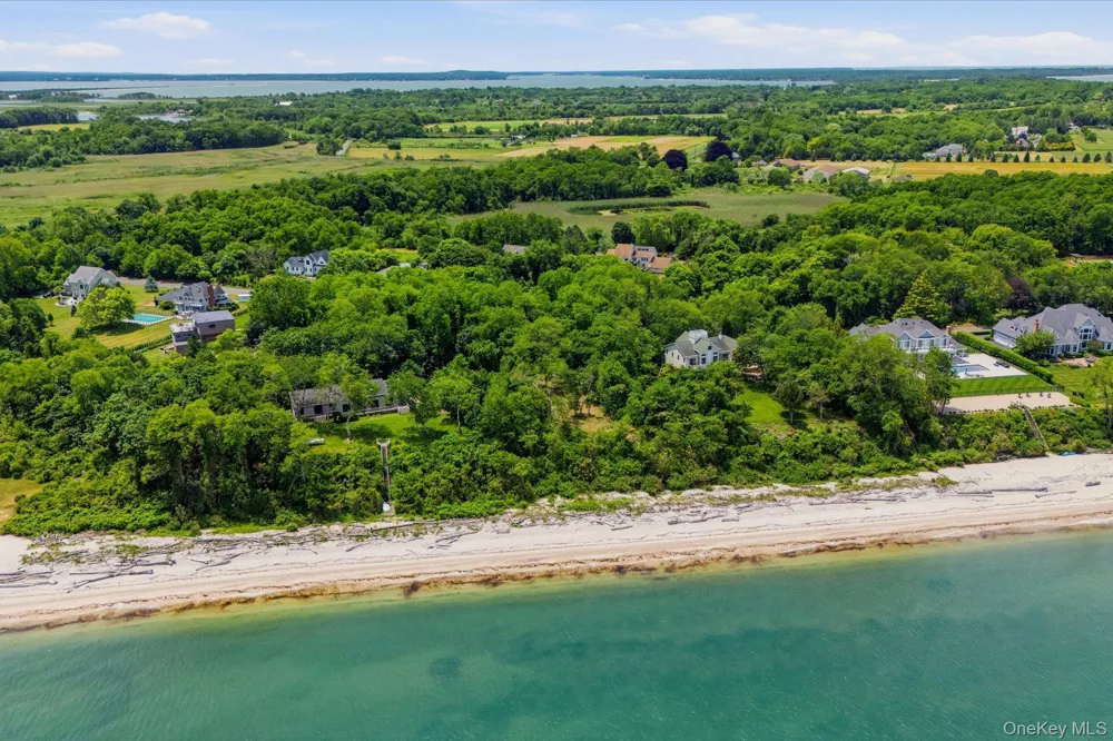 75 Pettys Drive Orient, NY 11957