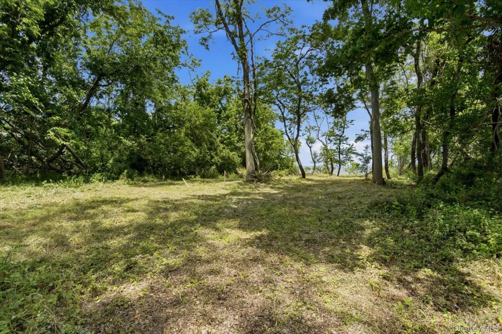 75 Pettys Drive Orient, NY 11957