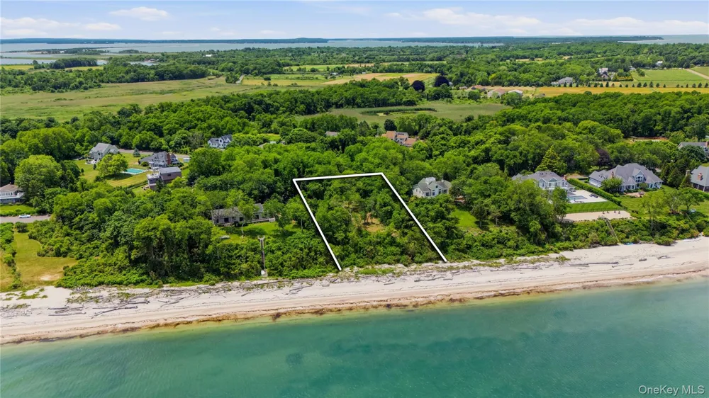 75 Pettys Drive Orient, NY 11957