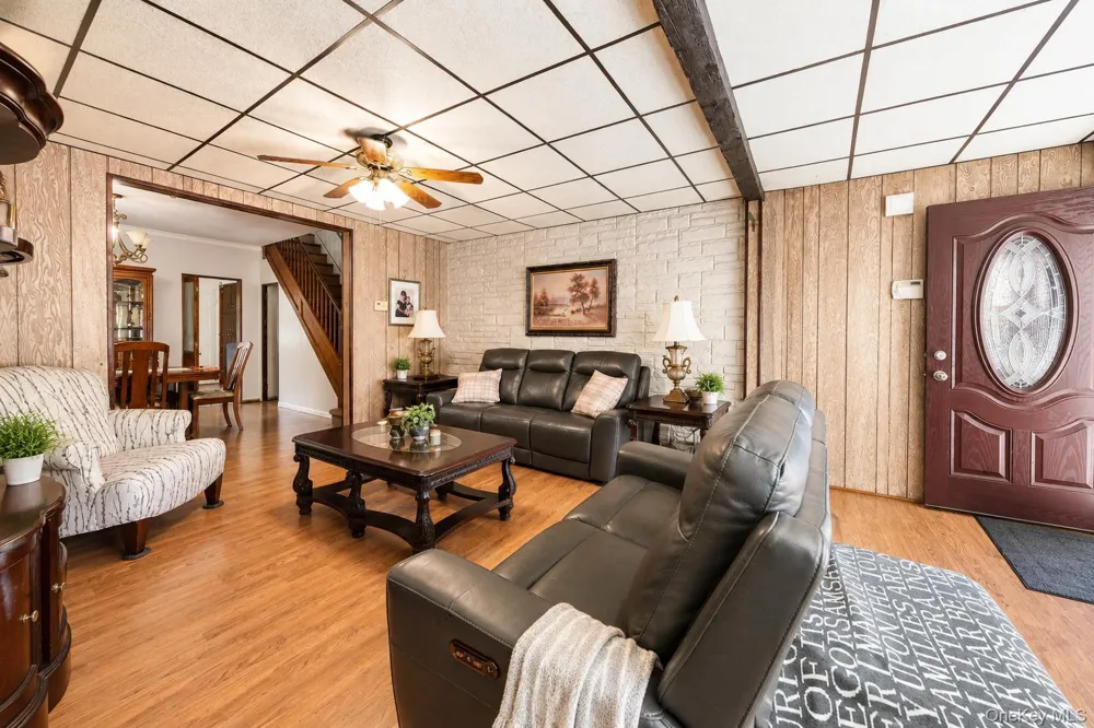 6149 62nd Avenue Middle Village, NY 11379