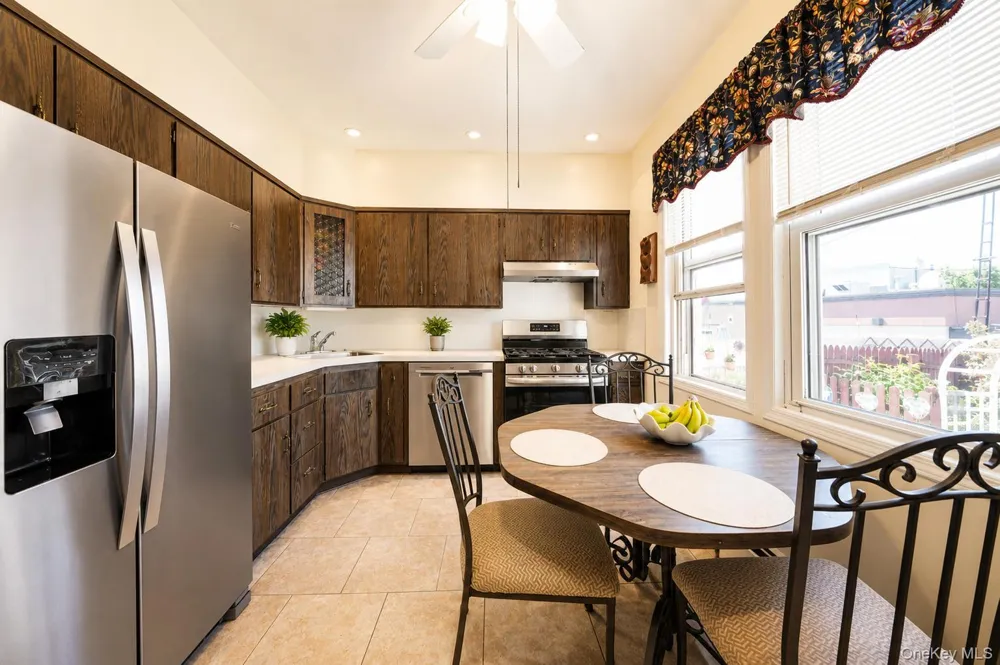 6149 62nd Avenue Middle Village, NY 11379