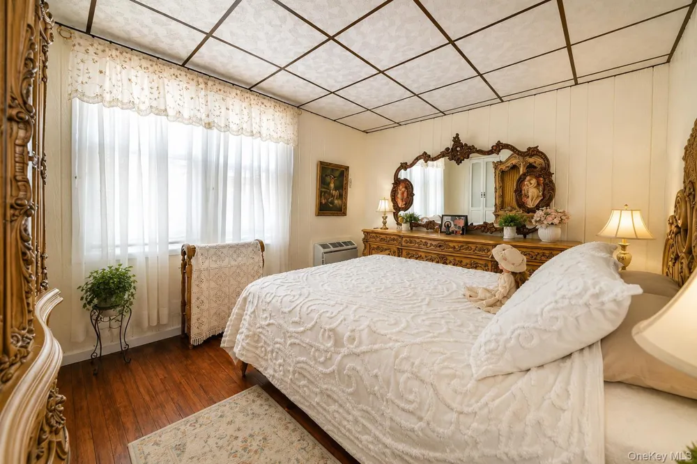 6149 62nd Avenue Middle Village, NY 11379