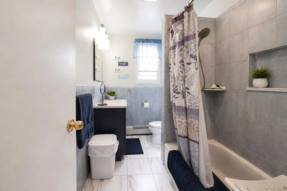 6149 62nd Avenue Middle Village, NY 11379