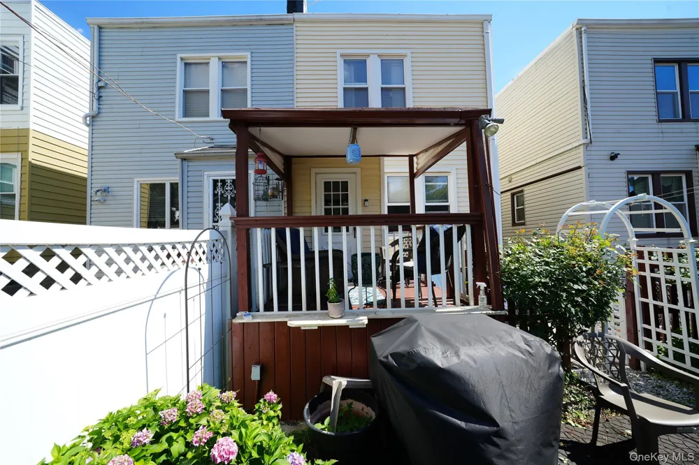 6149 62nd Avenue Middle Village, NY 11379