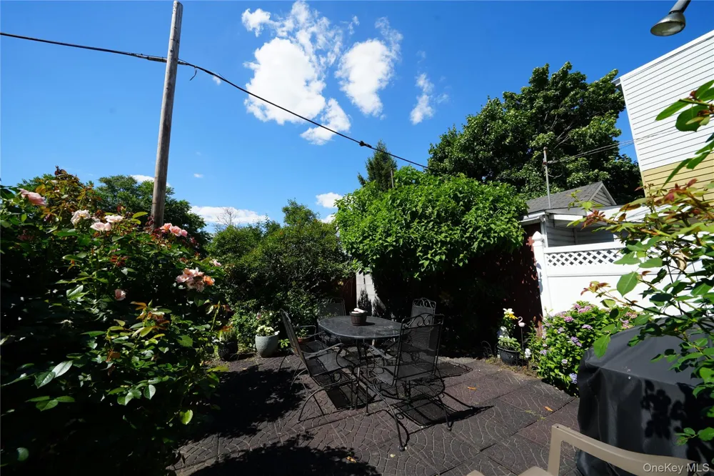 6149 62nd Avenue Middle Village, NY 11379