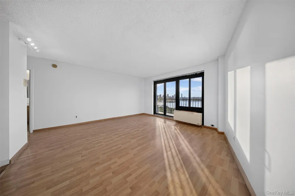 25-40 Shore Boulevard #15Q Astoria, NY 11102