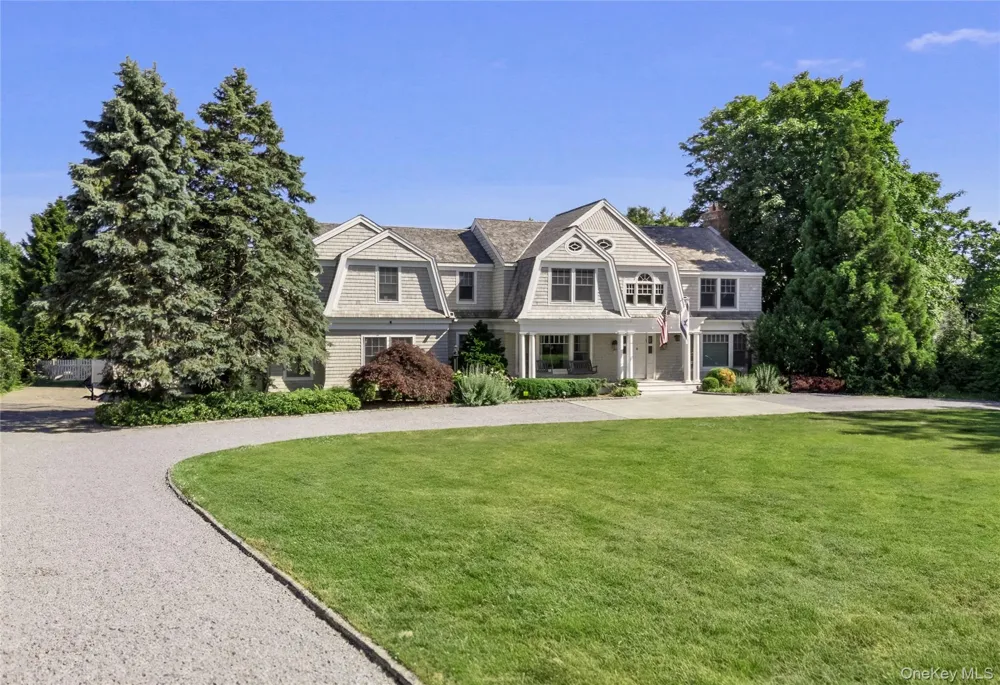 275 Main Street Westhampton Beach, NY 11978