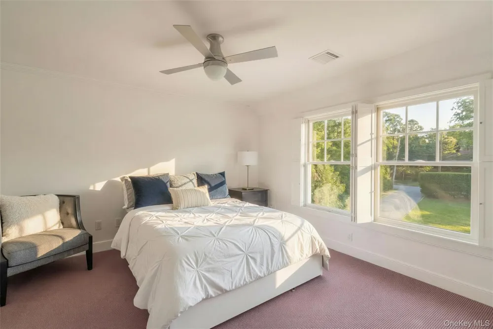 275 Main Street Westhampton Beach, NY 11978