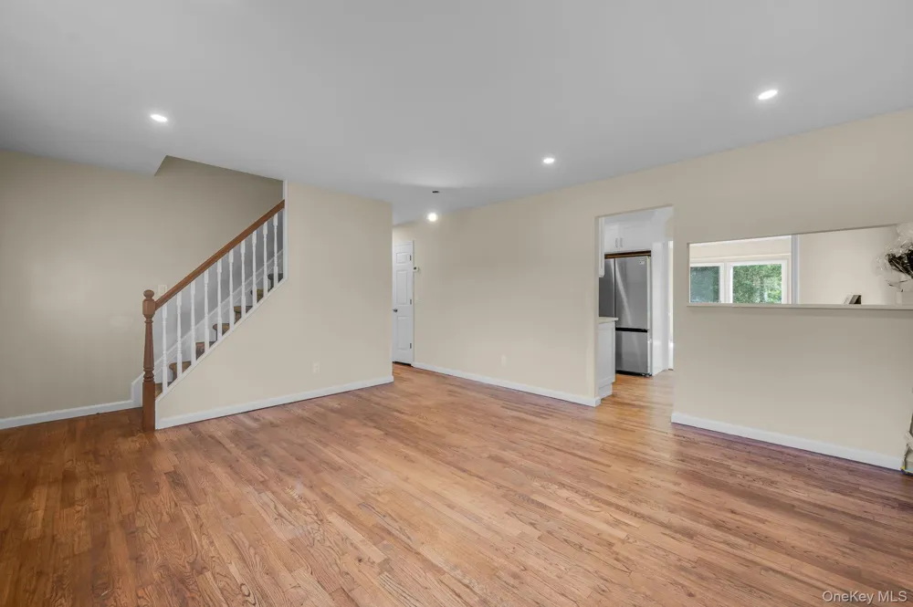381 Clinton Avenue Lindenhurst, NY 11757