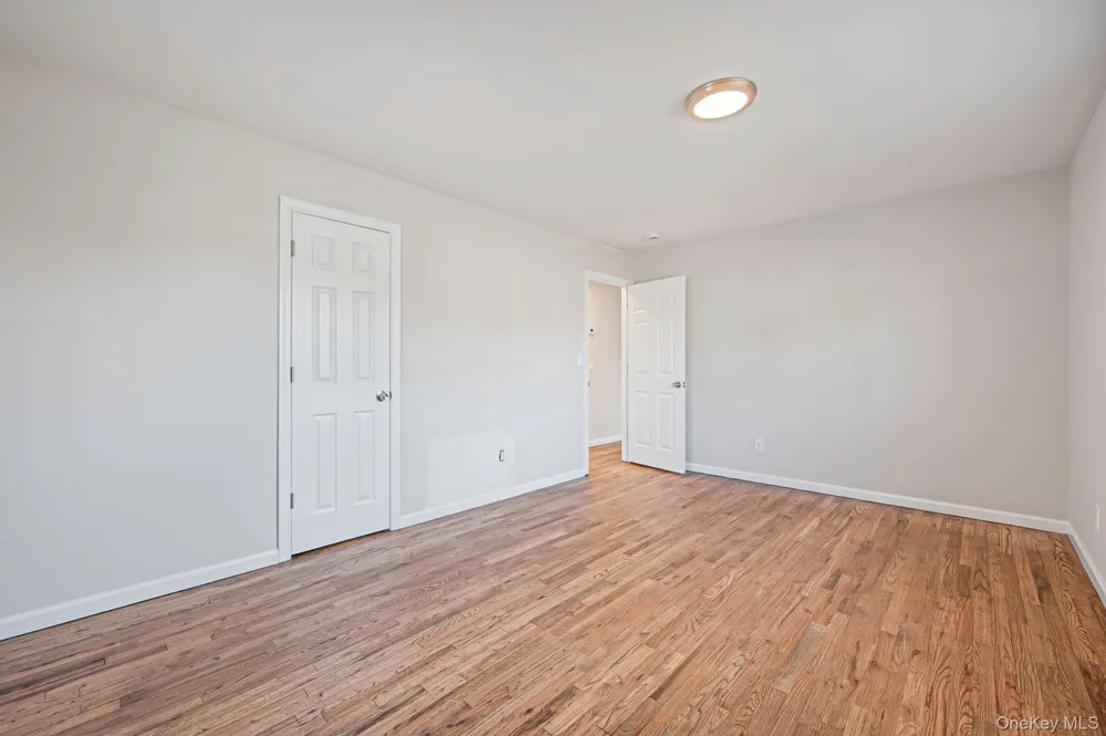 381 Clinton Avenue Lindenhurst, NY 11757