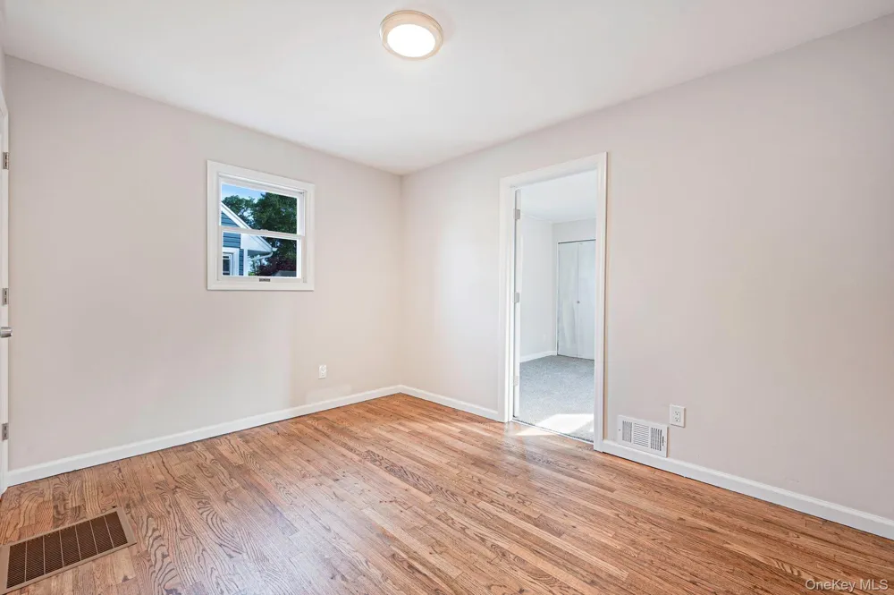 381 Clinton Avenue Lindenhurst, NY 11757