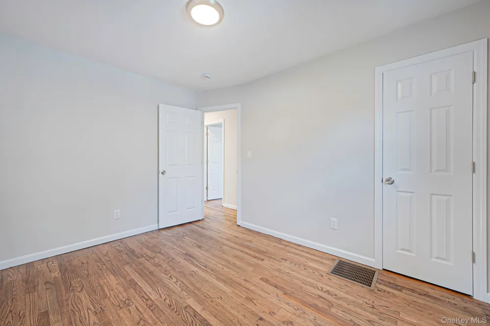 381 Clinton Avenue Lindenhurst, NY 11757