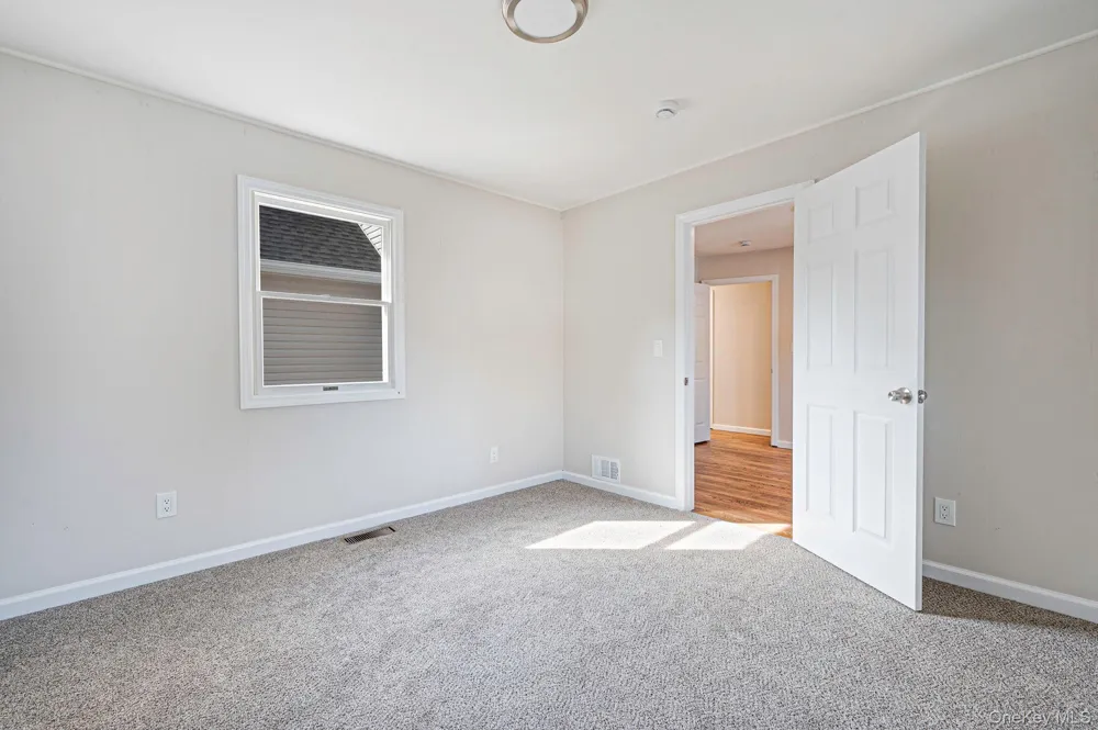 381 Clinton Avenue Lindenhurst, NY 11757