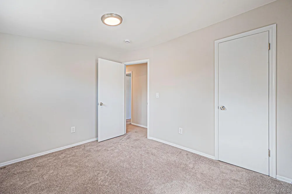 381 Clinton Avenue Lindenhurst, NY 11757