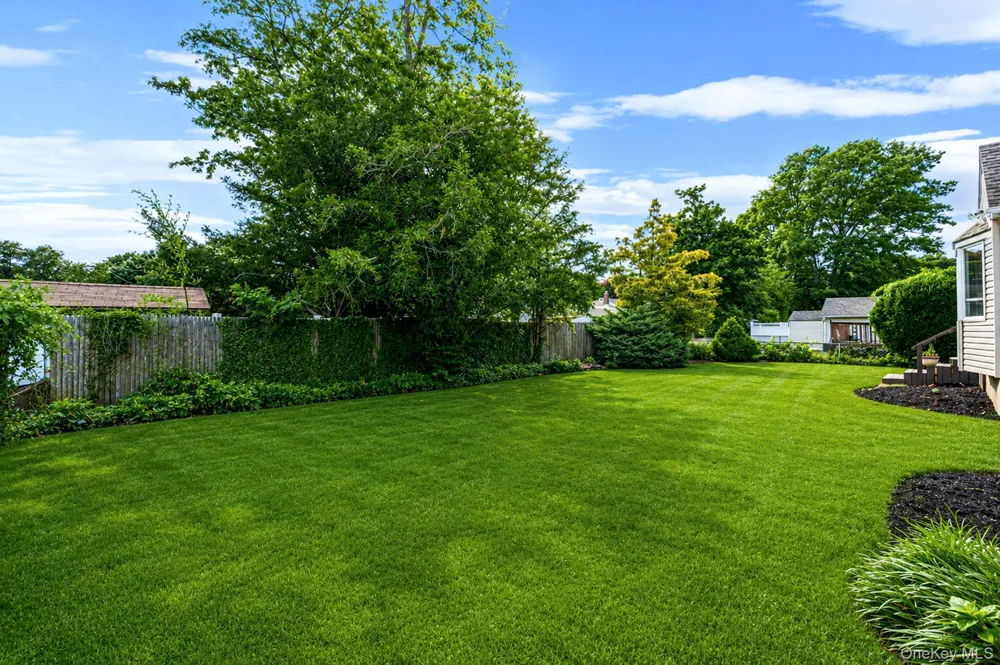 381 Clinton Avenue Lindenhurst, NY 11757