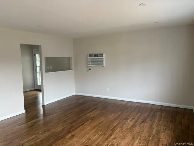 381 Clinton Avenue Lindenhurst, NY 11757