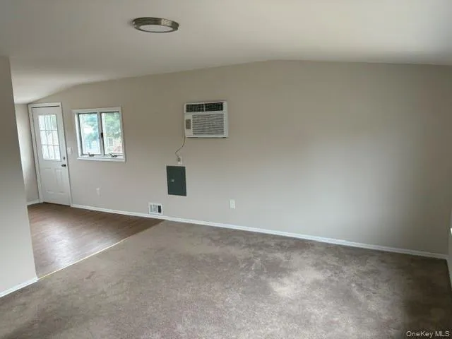 381 Clinton Avenue Lindenhurst, NY 11757