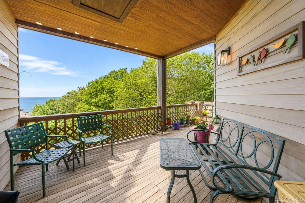 103 Fox Hill Drive Baiting Hollow, NY 11933