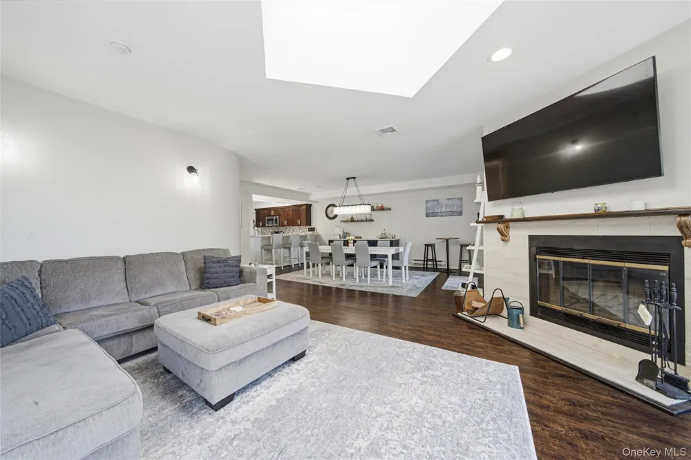 103 Fox Hill Drive Baiting Hollow, NY 11933
