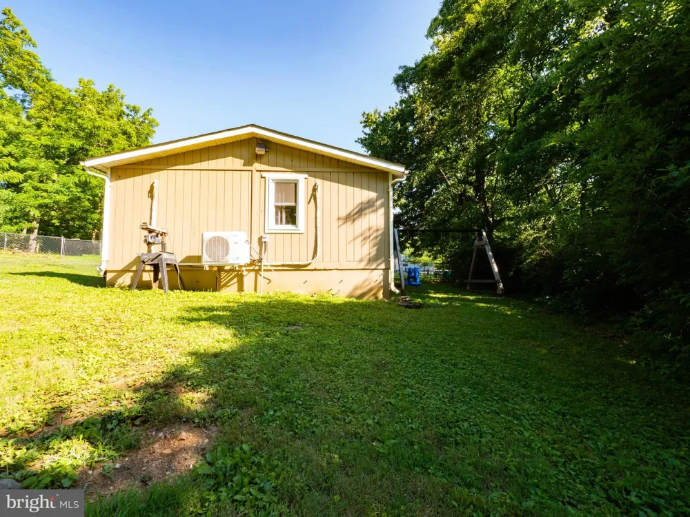 1001 BIFROST WAY Linden, VA 22642
