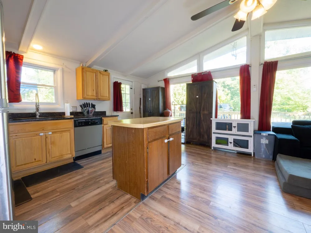 1001 BIFROST WAY Linden, VA 22642