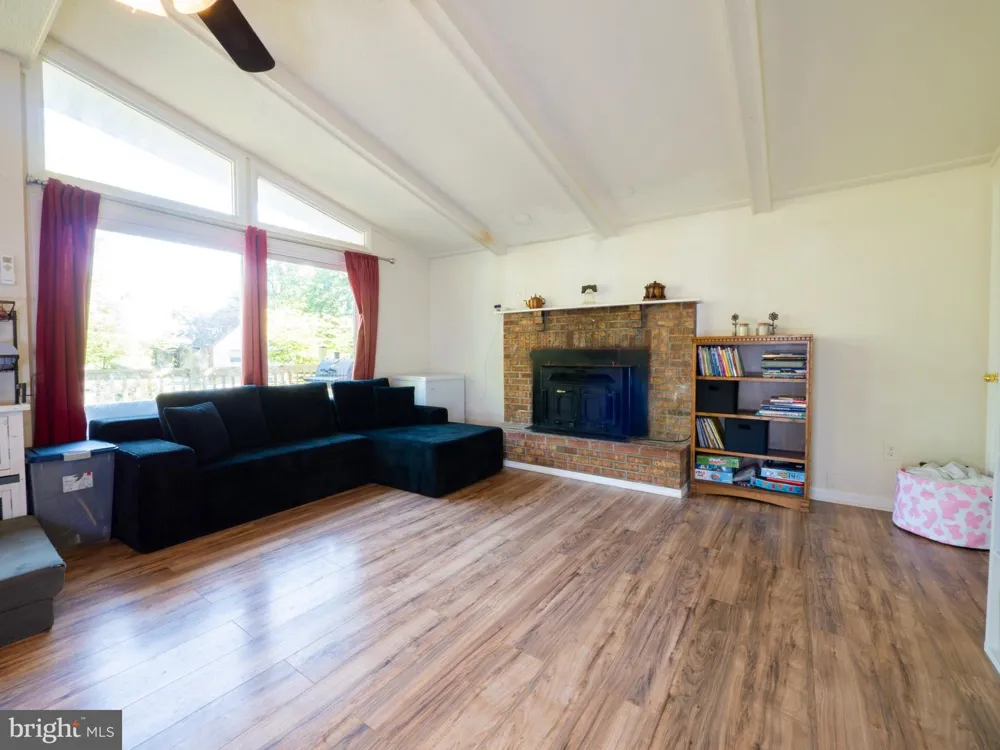 1001 BIFROST WAY Linden, VA 22642