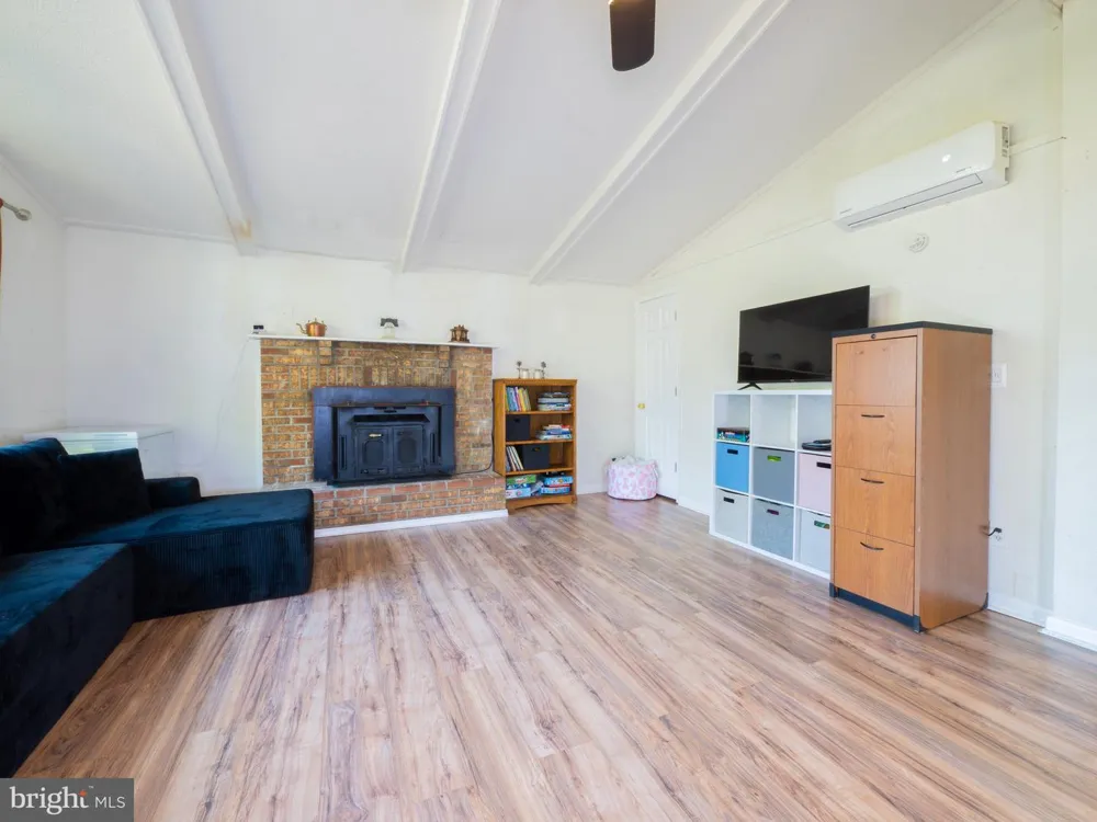 1001 BIFROST WAY Linden, VA 22642