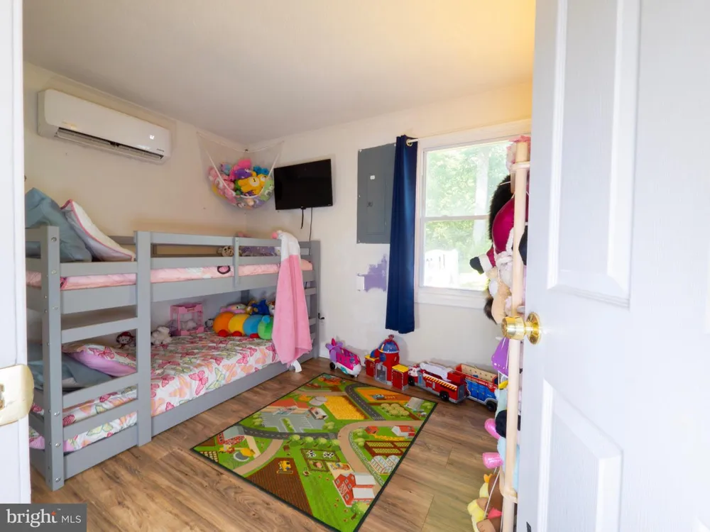 1001 BIFROST WAY Linden, VA 22642