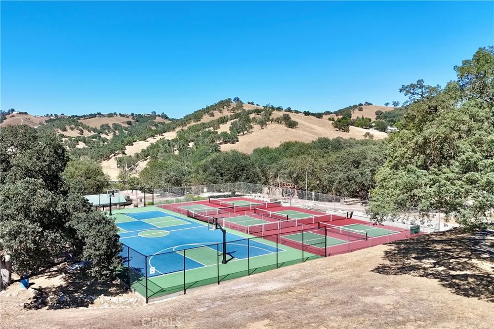 2148 Yellow Feather Circle Paso Robles, CA 93446