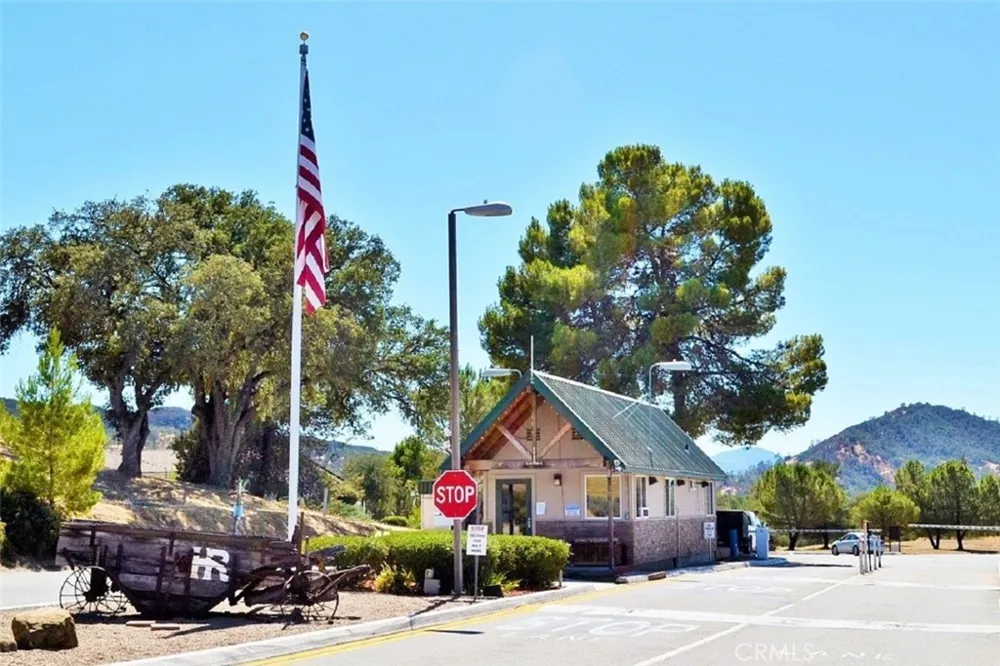 2148 Yellow Feather Circle Paso Robles, CA 93446