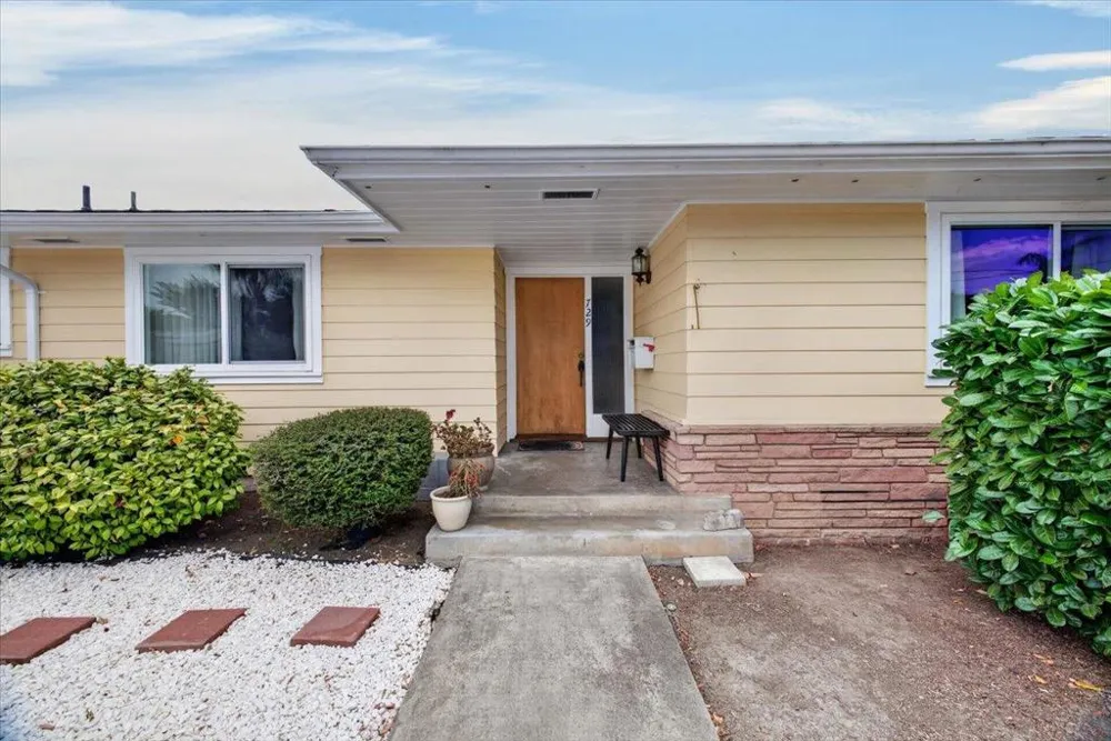 729 Martinelli Street Watsonville, CA 95076