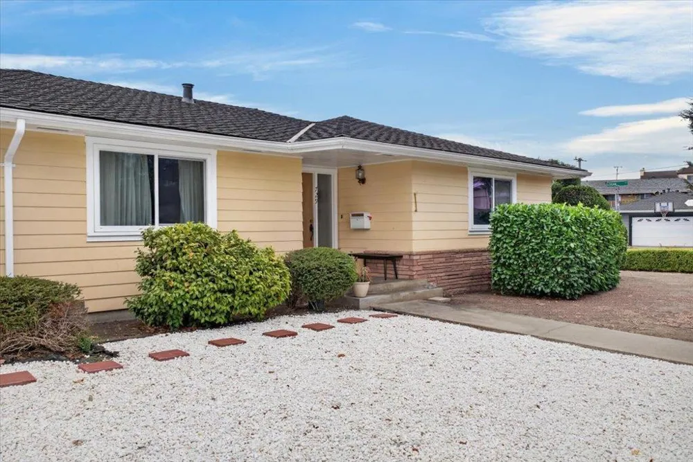 729 Martinelli Street Watsonville, CA 95076